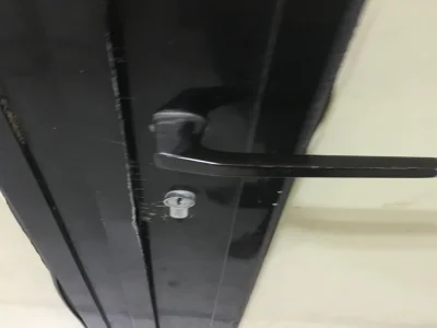 نجار فتح أبواب